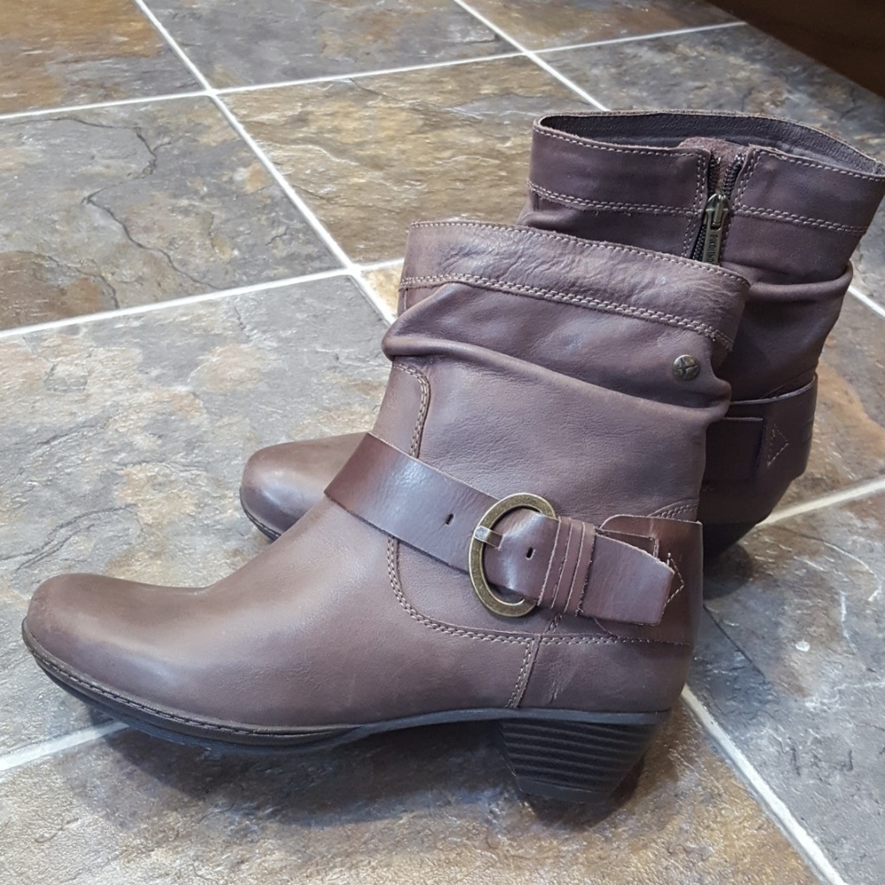 Like new pikolino booties, real leather